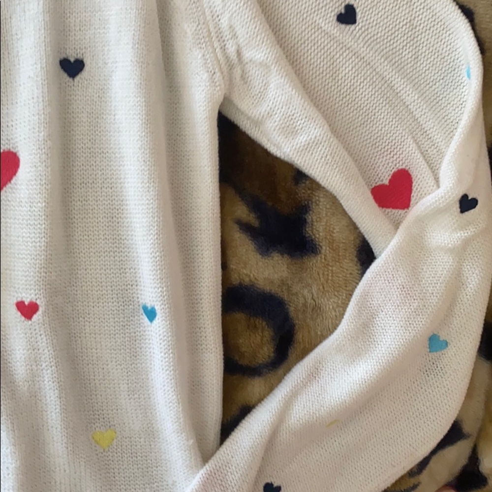 Hearts Sweater - Picture 3 of 4